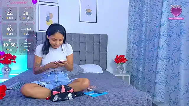 Snapshot of Soffia_Konig_ chatting on 07/17/26, 12:23 Soffia Konig online show from 07/17/26, 12:23