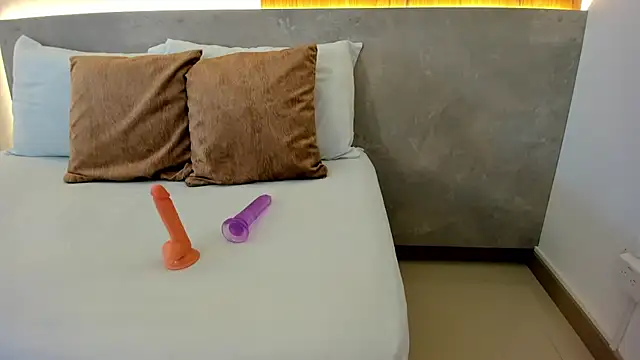 samantha 17  online show from 09/27/25, 02:05