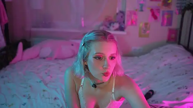 Snapshot of lil_tweety chatting on 09/25/25, 06:33 lil tweety online show from 09/25/25, 06:33