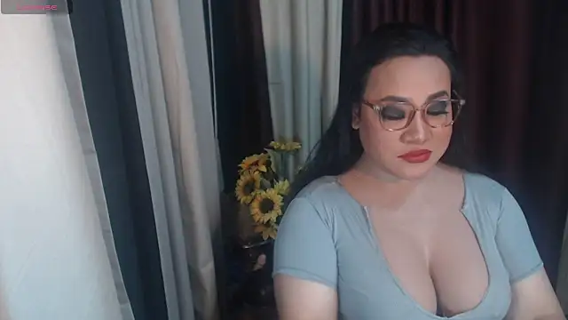 Snapshot of Hotcum_ella chatting on 03/29/26, 12:10 Hotcum ella online show from 03/29/26, 12:10