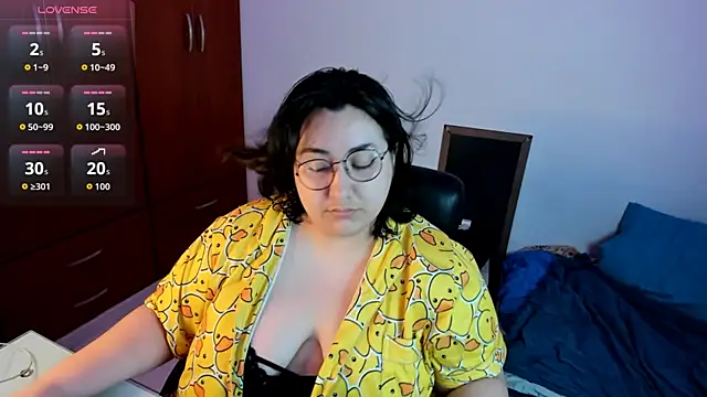 Snapshot of moira_smiler chatting on 08/01/26, 02:00 moira smiler online show from 08/01/26, 02:00
