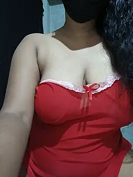 Snapshot of DiyaRoy49 chatting on 06/18/26, 11:03 DiyaRoy49 online show from 06/18/26, 11:03