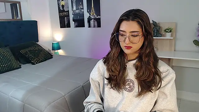 Snapshot of madame_lottie chatting on 09/29/25, 12:32 madame lottie online show from 09/29/25, 12:32