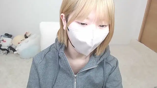 Snapshot of yuna_rin chatting on 02/15/26, 04:20 yuna rin online show from 02/15/26, 04:20