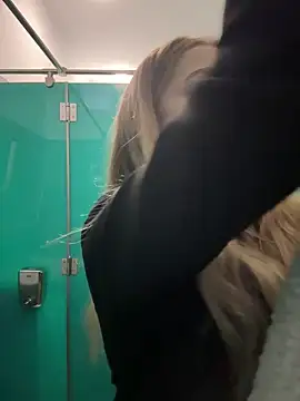 Snapshot of BabyAnais chatting on 11/05/25, 01:22 BabyAnais online show from 11/05/25, 01:22