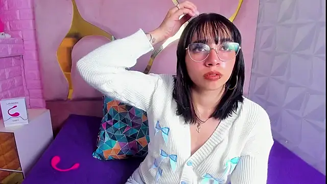 Snapshot of Niina_Sissy chatting on 09/15/25, 03:39 Niina Sissy online show from 09/15/25, 03:39