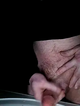 Snapshot of Lewisbbb chatting on 11/18/25, 08:30 Lewisbbb online show from 11/18/25, 08:30