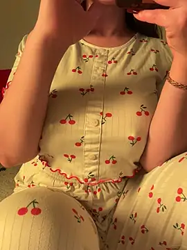 Snapshot of OnlyRima chatting on 02/14/26, 09:55 OnlyRima online show from 02/14/26, 09:55