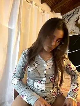 Snapshot of Harley_J_ chatting on 10/21/25, 12:39 Harley J online show from 10/21/25, 12:39