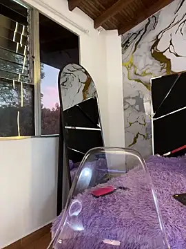 Snapshot of Harley_J_ chatting on 12/14/25, 12:32 Harley J online show from 12/14/25, 12:32