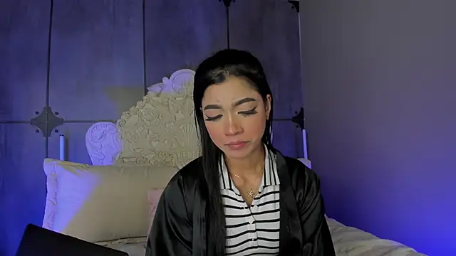 Snapshot of NaishaFord_1 chatting on 10/04/25, 04:16 NaishaFord 1 online show from 10/04/25, 04:16