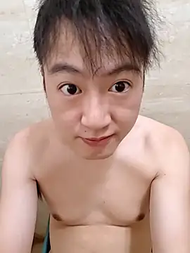 Snapshot of KasonY chatting on 10/18/25, 04:04 KasonY online show from 10/18/25, 04:04