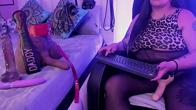 Violett Novoa online show from 09/25/25, 12:20