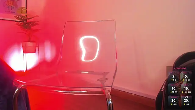 Violett Novoa online show from 11/04/25, 12:04