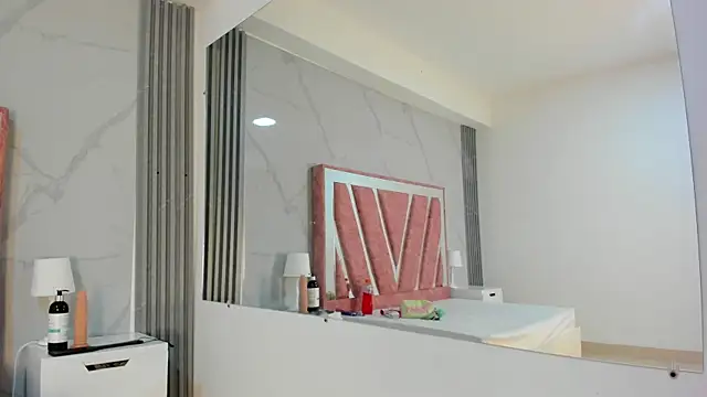 Megan Sweetas online show from 10/29/25, 07:15