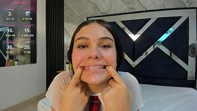 Megan Sweetas online show from 11/13/25, 08:08