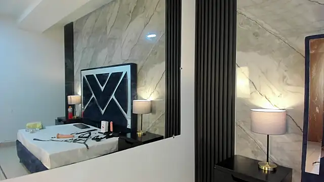 Megan Sweetas online show from 11/21/25, 08:29