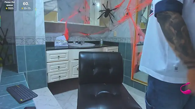 Thomas moon online show from 10/14/25, 12:17