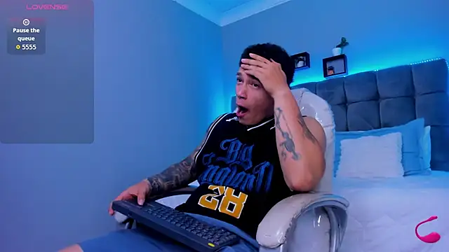 Thomas moon online show from 11/28/25, 12:52