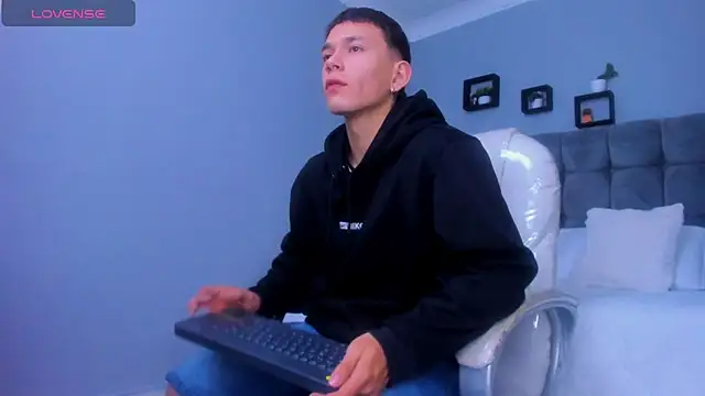 Thomas moon online show from 12/03/25, 12:36