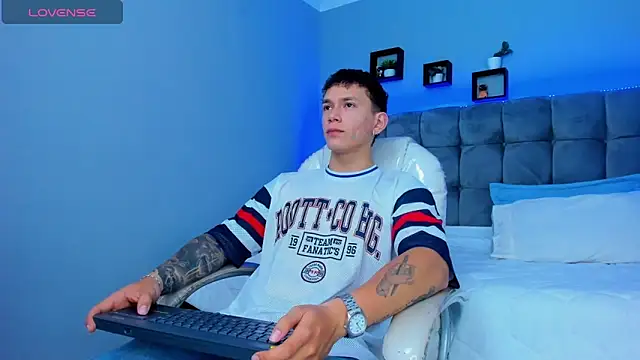 Thomas moon online show from 12/14/25, 12:54