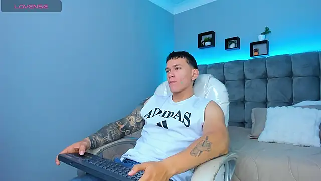 Thomas moon online show from 12/16/25, 01:05