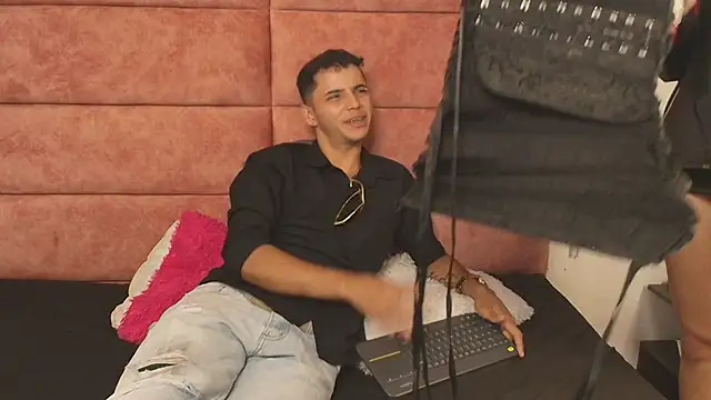 HellAndDante  online show from 10/15/25, 09:26