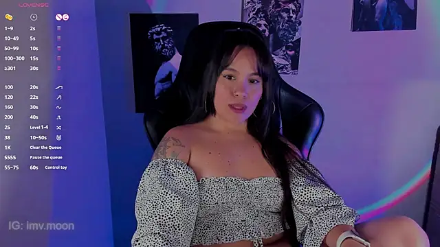 Snapshot of Vanne_Moon chatting on 10/27/25, 02:26 Vanne Moon online show from 10/27/25, 02:26