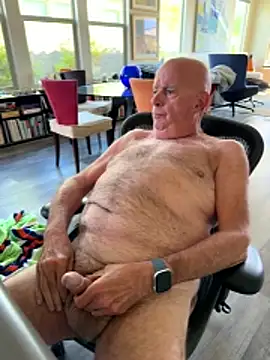 Snapshot of jimmy94595 chatting on 12/02/25, 09:43 jimmy94595 online show from 12/02/25, 09:43