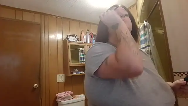 Snapshot of vanessraine chatting on 09/10/25, 08:31 vanessraine online show from 09/10/25, 08:31