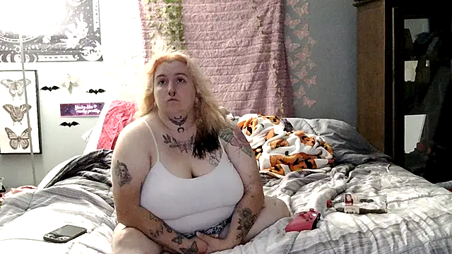 vanessraine online show from 06/17/26, 01:52