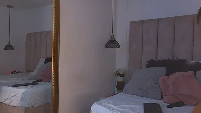 arianaa miller  online show from 09/27/25, 08:03