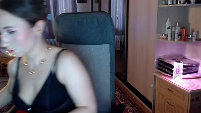 ClassyInna online show from 12/15/25, 06:28