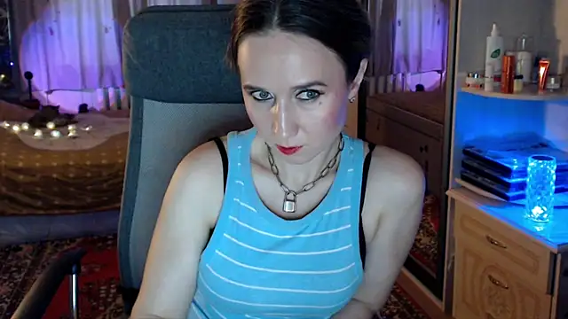 ClassyInna online show from 12/17/25, 09:04