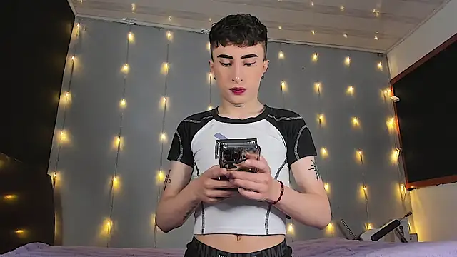 Snapshot of SebastianHilton chatting on 05/07/26, 12:10 SebastianHilton online show from 05/07/26, 12:10