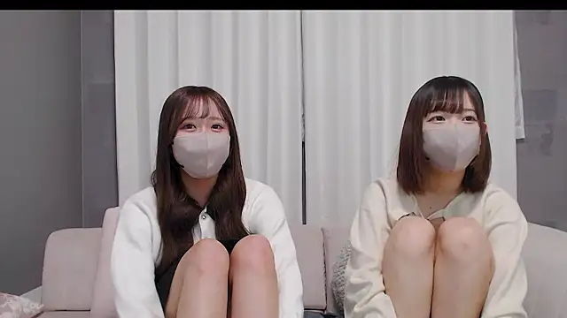  YUI CHAN  online show from 10/27/25, 11:25