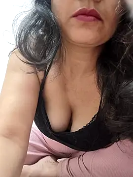 Snapshot of CUTE-PX chatting on 04/17/26, 03:59 CUTE-PX online show from 04/17/26, 03:59