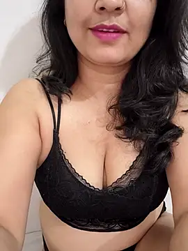Snapshot of CUTE-PX chatting on 04/30/26, 03:35 CUTE-PX online show from 04/30/26, 03:35