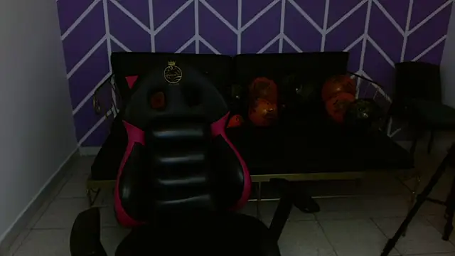 Adhara Kitten online show from 11/20/25, 01:33