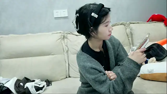 xiaoLI-2025 online show from 11/02/25, 02:08