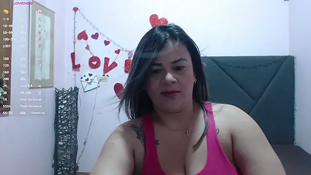 pamela echeverria online show from 04/27/26, 11:08