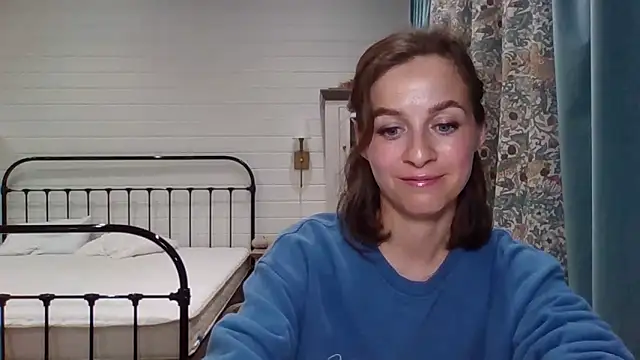 Snapshot of Niravyn_ chatting on 09/09/25, 09:53 Niravyn online show from 09/09/25, 09:53