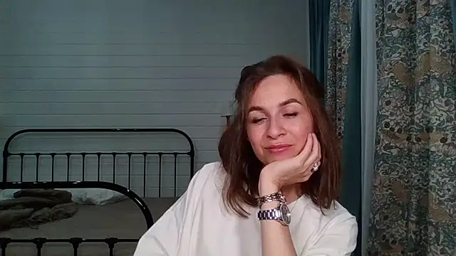 Snapshot of Niravyn_ chatting on 09/27/25, 03:28 Niravyn online show from 09/27/25, 03:28