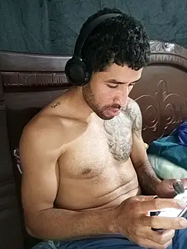 Snapshot of Alexsexygamer chatting on 02/12/26, 01:44 Alexsexygamer online show from 02/12/26, 01:44