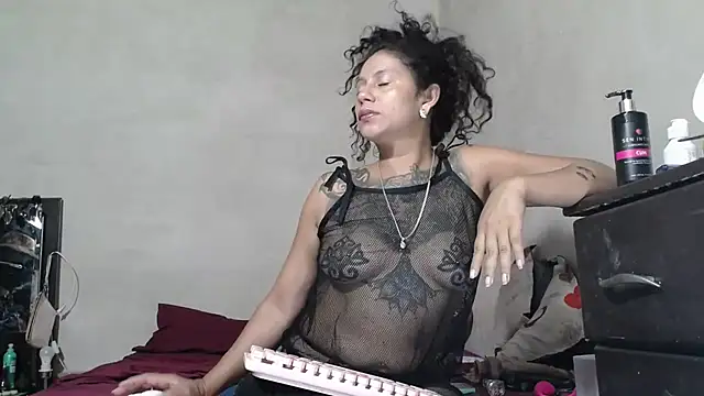 CataleyaRosee online show from 04/27/26, 06:55