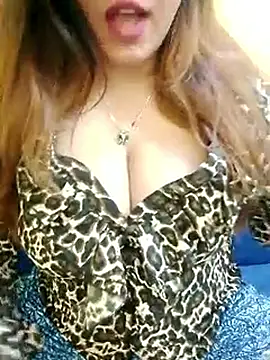 Snapshot of Suhana_Darling chatting on 10/26/25, 02:56 Suhana Darling online show from 10/26/25, 02:56