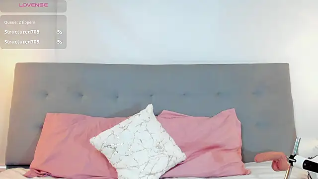 Luna Claire online show from 11/16/25, 02:44