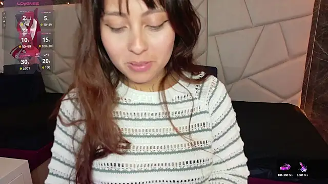 Snapshot of sophiaa_7 chatting on 11/12/25, 11:21 sophiaa 7 online show from 11/12/25, 11:21