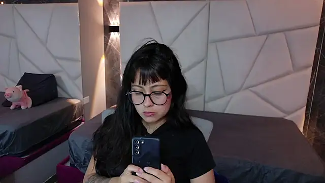 Snapshot of sophiaa_7 chatting on 02/02/26, 11:20 sophiaa 7 online show from 02/02/26, 11:20