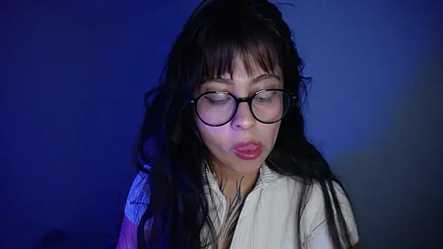 Snapshot of sophiaa_7 chatting on 03/26/26, 01:55 sophiaa 7 online show from 03/26/26, 01:55